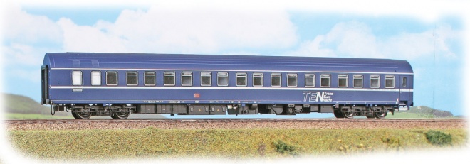 Sleeping car type T2s in TEN livery<br /><a href='images/pictures/ACME/188895_c.jpg' target='_blank'>Full size image</a>